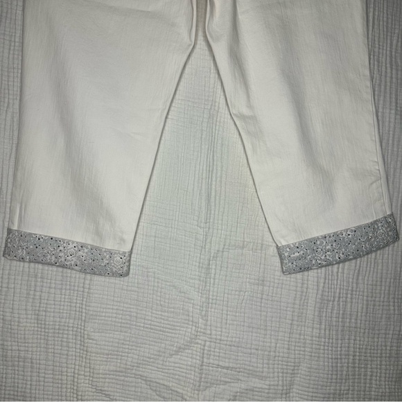 Gloria Vanderbilt Women's Mid Rise Jordyn CAPRI JEANS White Rhinestones NWT 16 - Picture 14 of 16